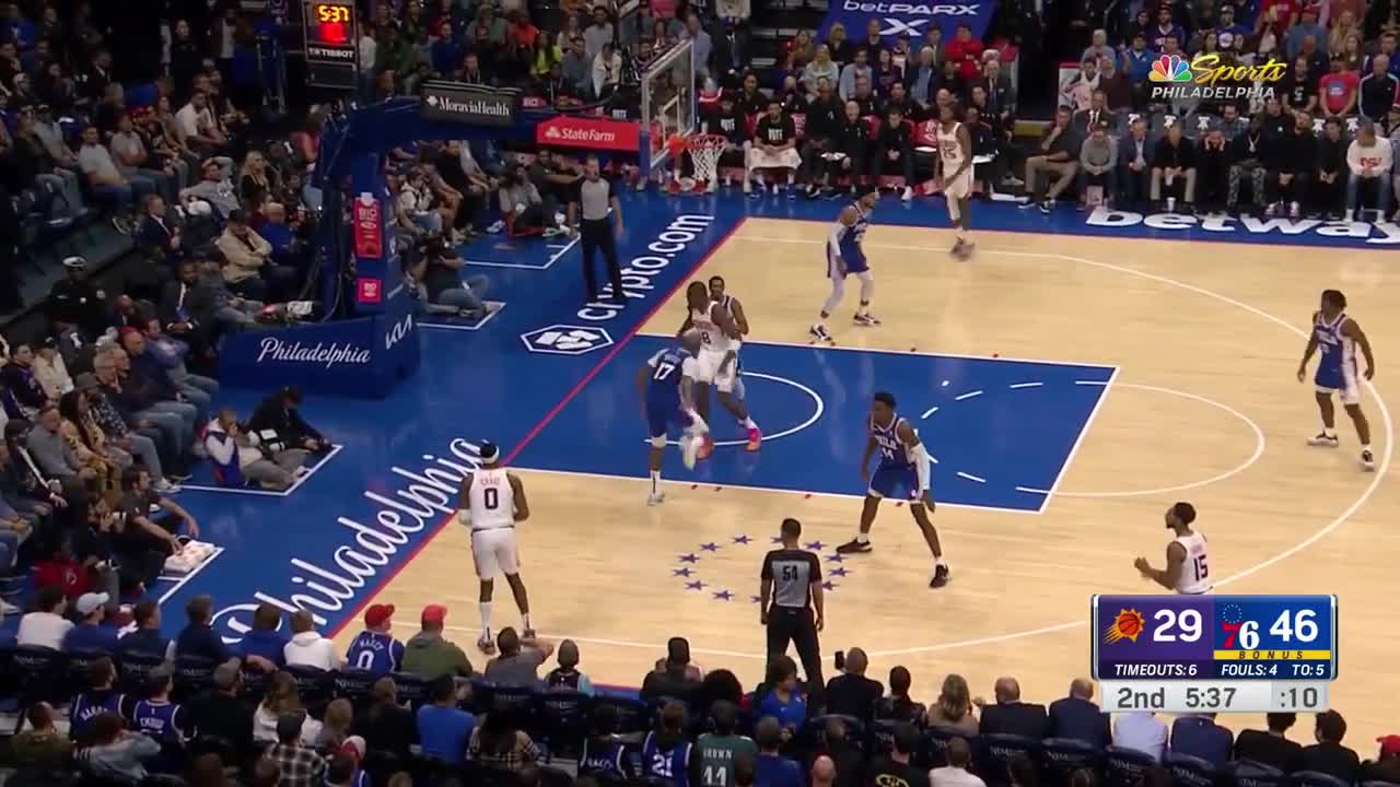 Torrey Craig sends PJ Tucker flying but can't complete the play with a make 🥴