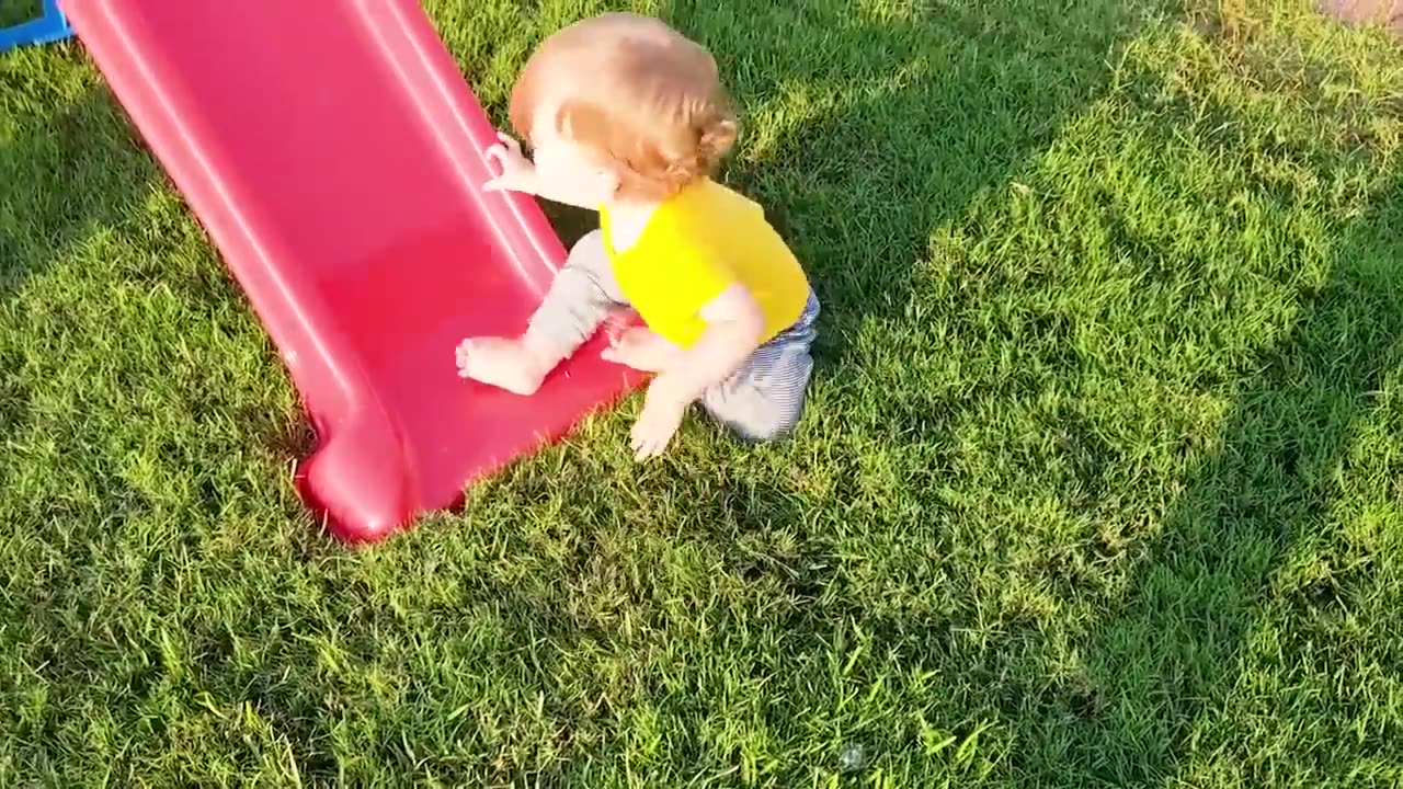 Funny Babies Playing Slide Fails - Cute Baby Videos