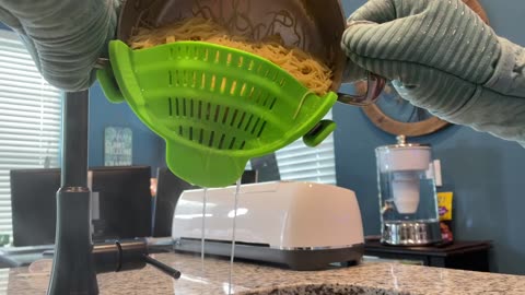 Kitchen Gizmo Strainer