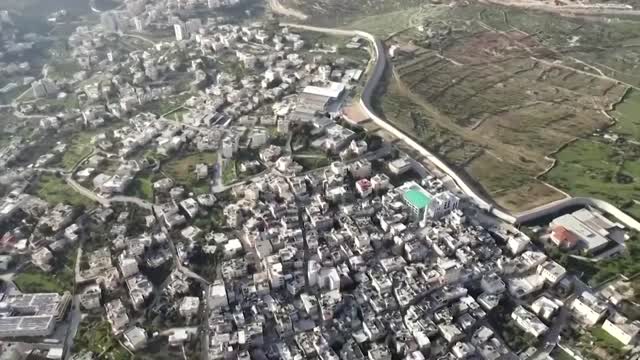 Gazans take Hebrew classes to get Israeli permits