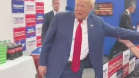 "Wholesome Moment: President Trump Surprises Detroit Volunteers with Pizza!"