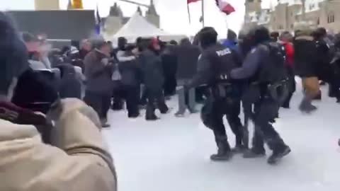 Police Push and Run Towards Protesters in Ottawa