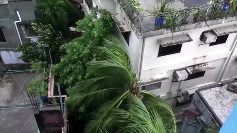Thousands evacuated as Bangladesh braces for cyclone
