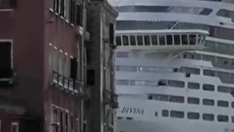 SHIP CRASH