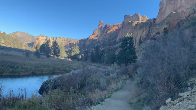 Central Oregon – Smith Rock State Park – Crooked River & Gorgeous Canyon – 4K