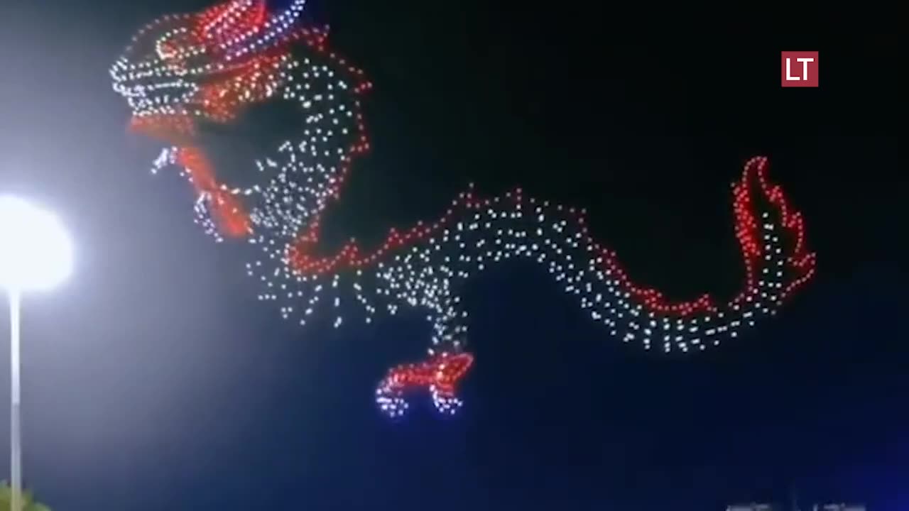 Un increíble show con 1.400 drones formaron un dragón gigante en el cielo de Shenzhen