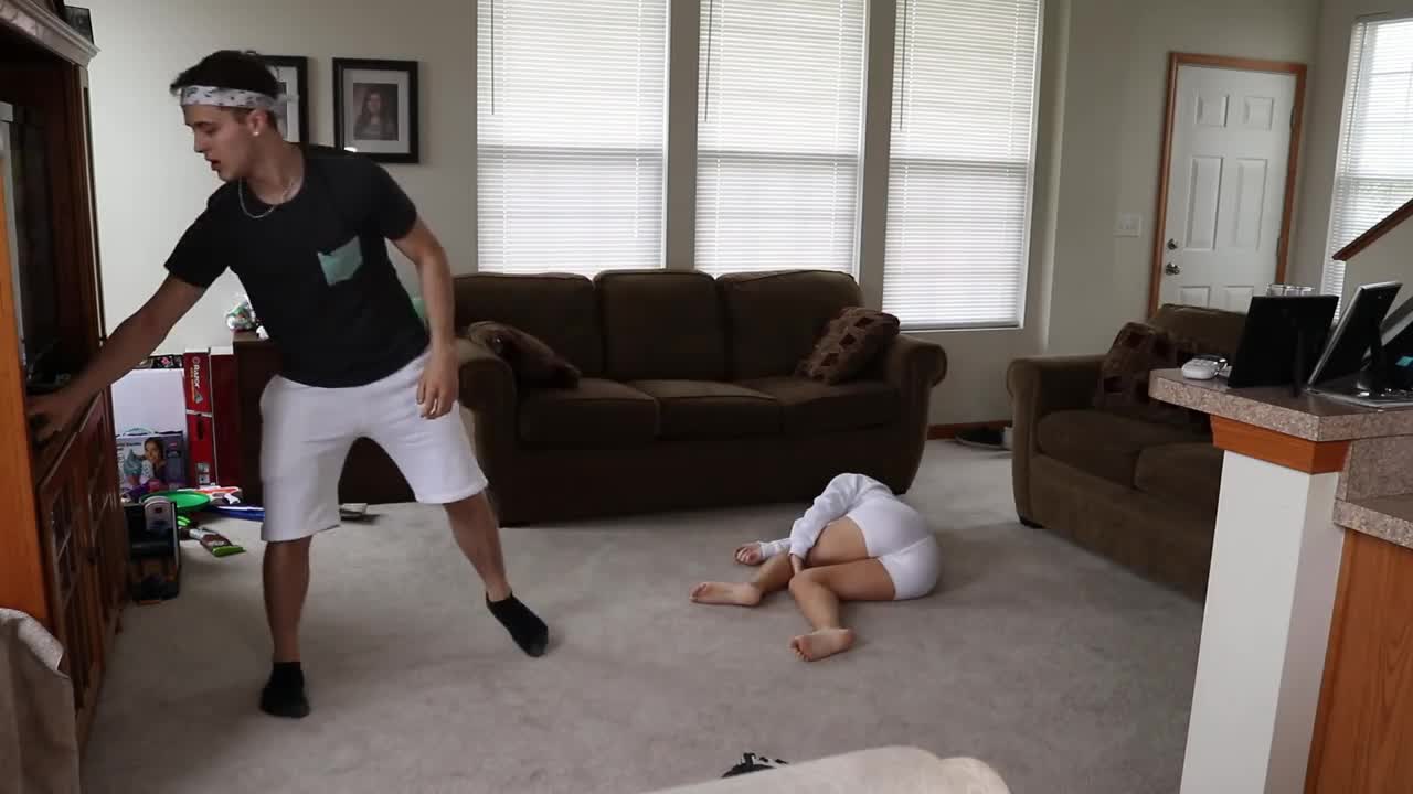 Passing Out While Working Out Prank On Boyfriend! *Cute Reaction*