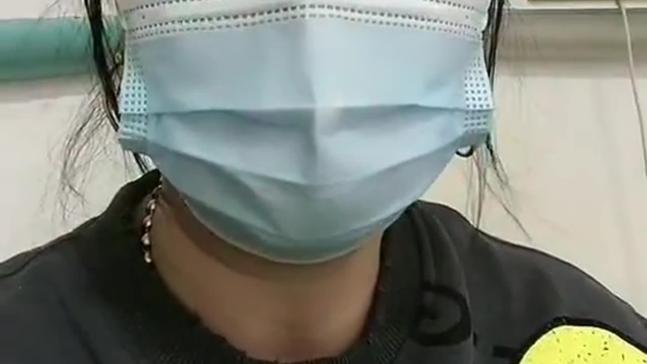 中国新冠患者：“别的药都停了，不让吃了，只吃辉瑞特效药”
