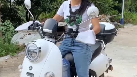 Two human try her best