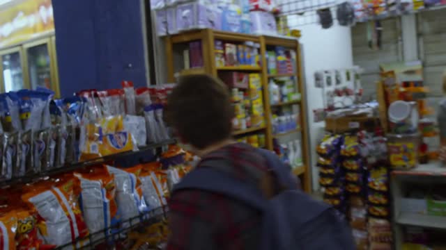 Earth to Echo (2014) - Gas Station Freakout Scene (510) Movieclips