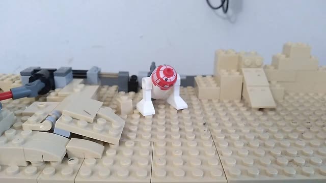 R4 droid Lego battle