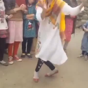 اس-لڑکی-نے-کمال-کی-ڈانس-کی-ہے