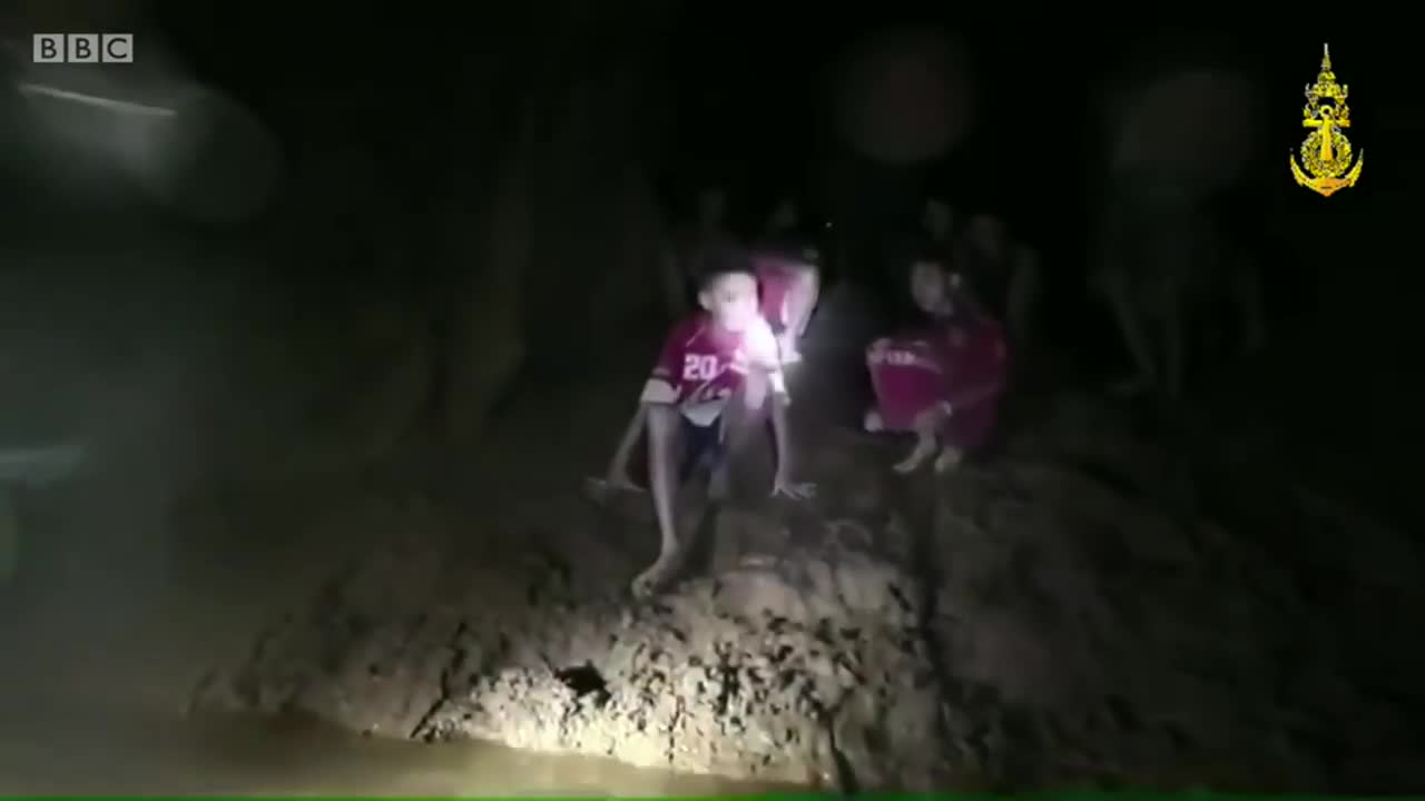 Thailand cave rescue: The moment divers find the boys - BBC News