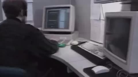 First time PC user can’t work a computer, 1995