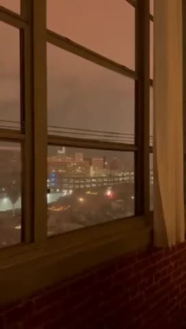 SHORT FOOTAGE OF THE POWER SURGES AND BLOWN TRANSFORMERS IN #DTLA