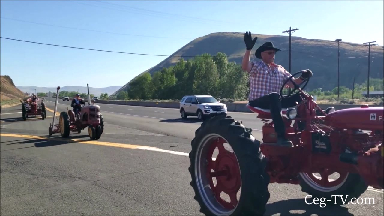 Central Washington Antique Farm Equipment Club: Zillah Tractor Convoy