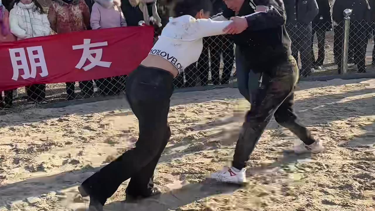 Fighting girl's