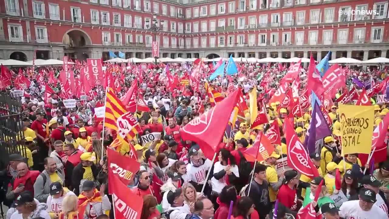 Spain: Thousands of union members march in Madrid for higher wages and better rights