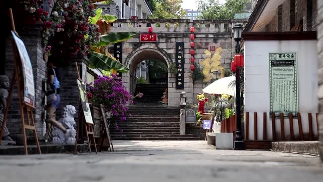 China's Chongqing deserted amidst intense heat