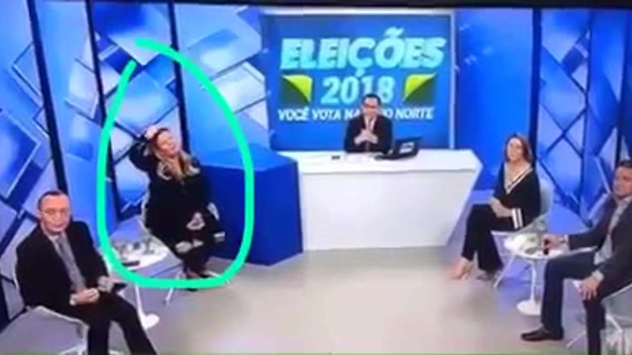 A falsa direita, sendo desmascarada pela hipocrisia da "repórter de direita " com a vitória do PT.