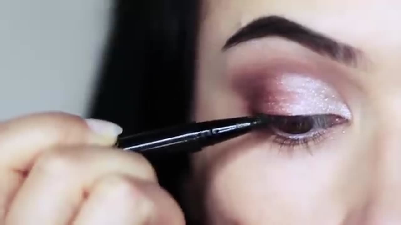 Beginner's Eye Makeup Tutorial | parts of the Eye | How to Apply Eyeshadow