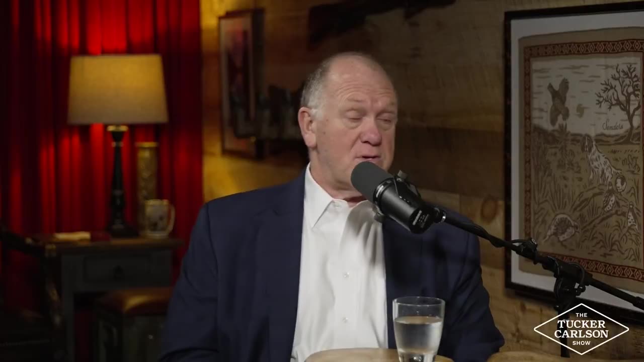 Tucker Carlson interviews new border czar Tom Homan