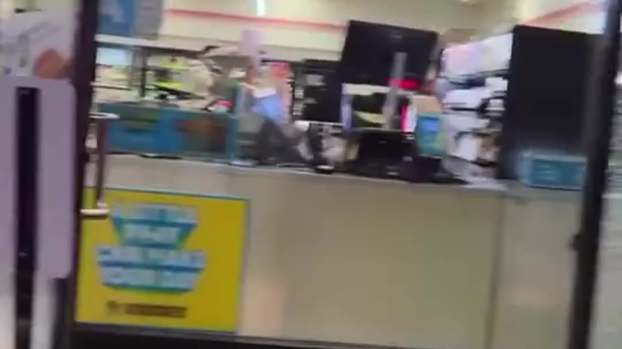 7/11 in Los Angeles - Around 100 teens on bikes looted the store.