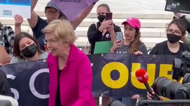 Elizabeth Warren Hyperventilates Over Republican 'Extremists' Trying To Save The Lives Of Babies