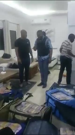 @jj_talking - It's almost like Joe & Hunter were at the Helm. Gabon : Suitcases & bags...