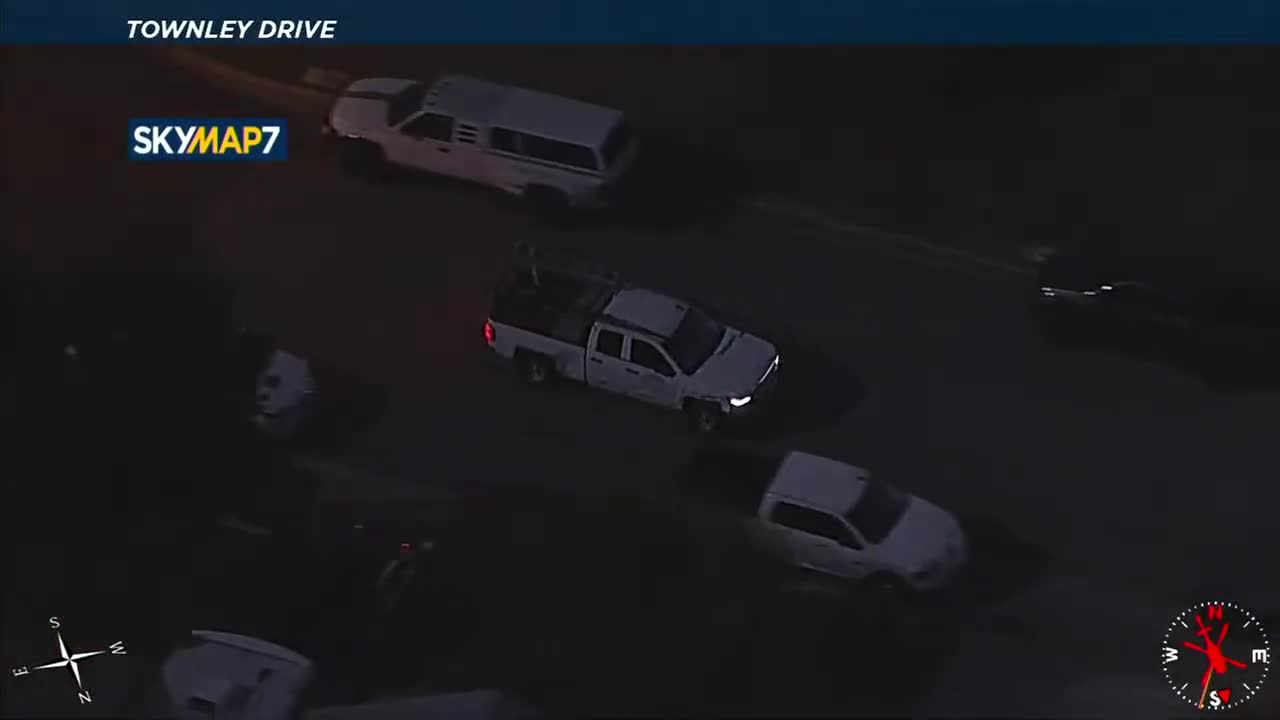 Full chase: Suspect rams cars, steals van and truck during SoCal pursuit