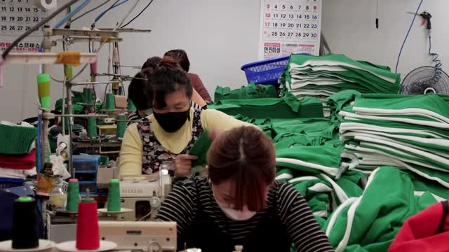 'Squid Game' boosts S. Korean clothes makers