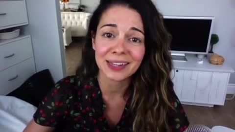 Lady Nails It About Virtue Signalling & Masks
