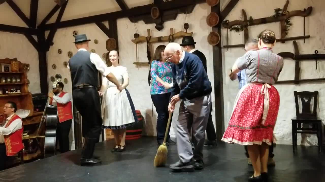 Hungarian Folklore Dance (Budapest) - October 2022