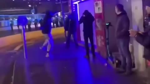 Marokkanische Fußballrandalierer Randalieren Nach Gewonnenen WM-Spiel