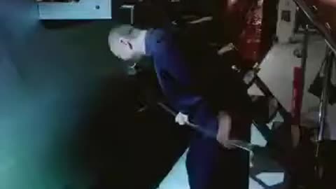 20181207 文贵现在会捞鱼了