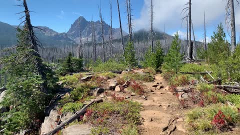 Central Oregon - Mount Jefferson Wilderness - Views of Beautiful Basin