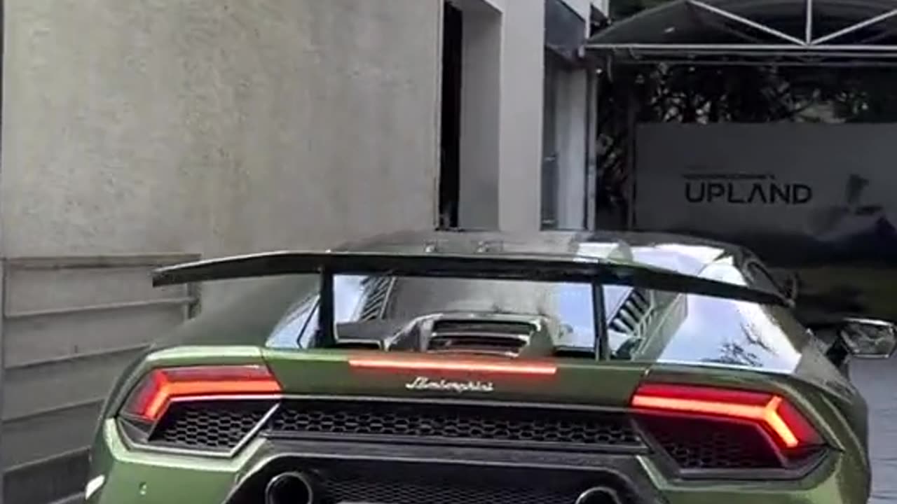 Lamborghini Aventador