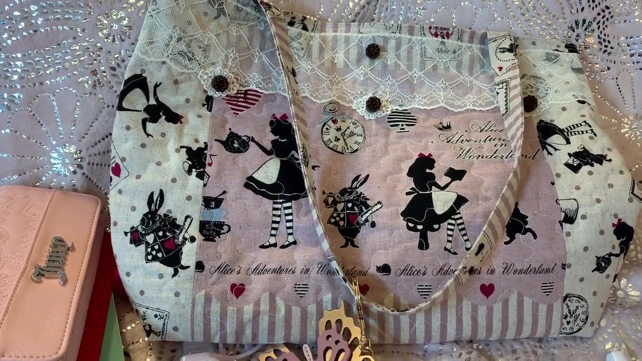 What's in my Alice In Wonderland Tote Bag