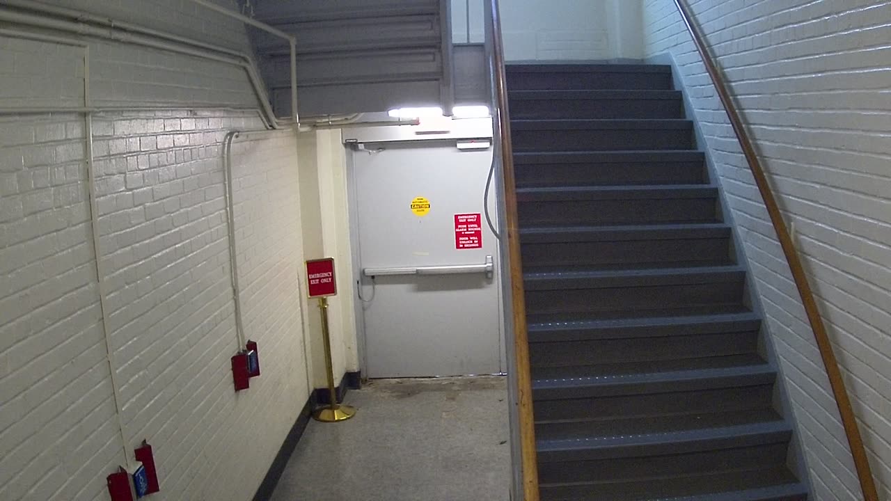 3872FHOB01Stair8_2021-01-06_09h06min00s217ms.mp4