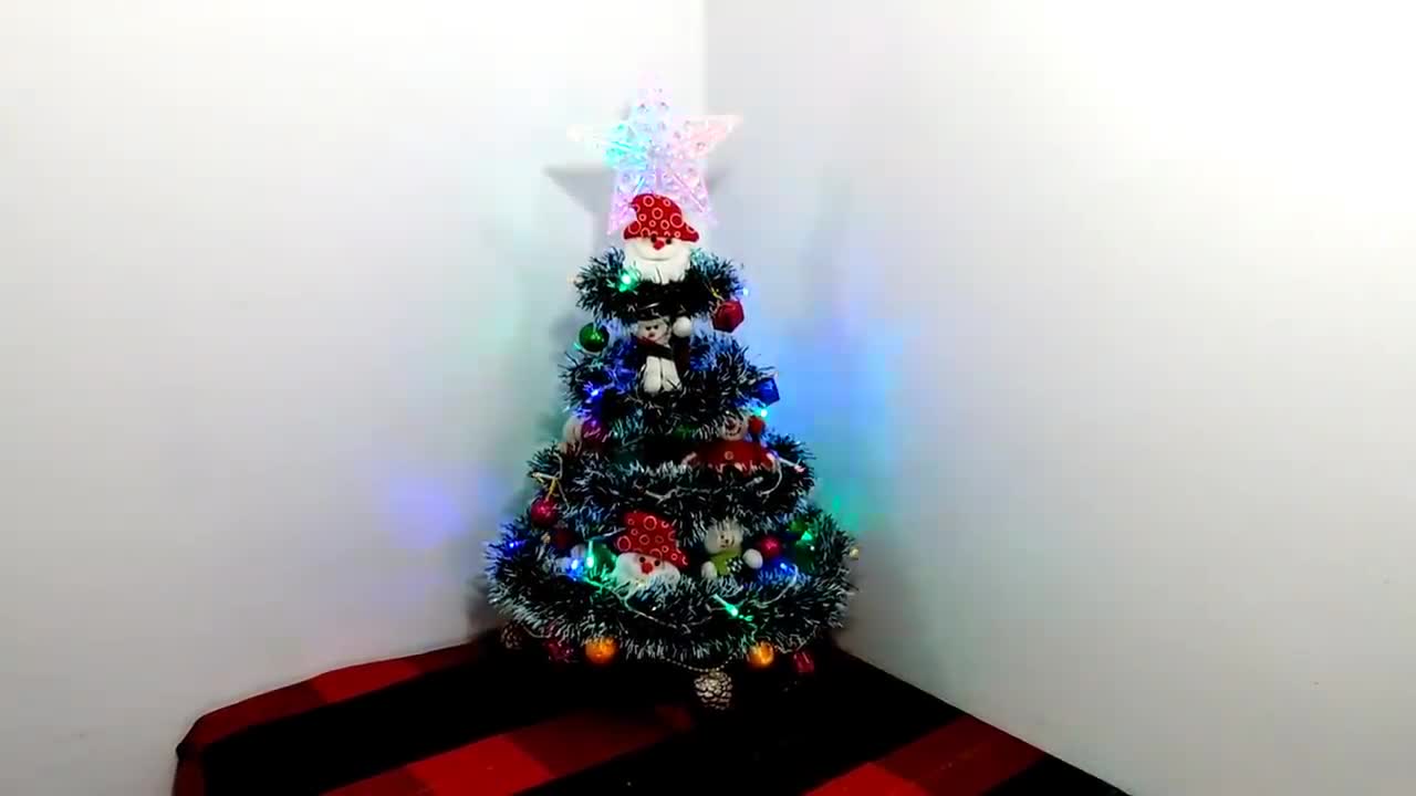 make a christmas tree out of cardboard