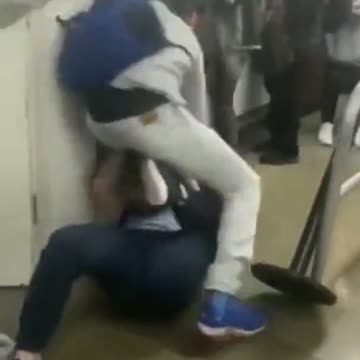 White kid gets robbed of his headphones and beaten black student in school