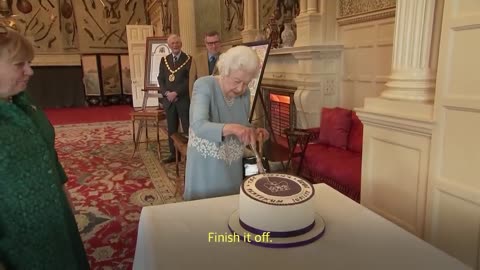 'I don't matter': Queen jokes about her platinum jubilee cake being upside down