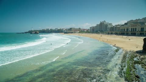 Ocean waves bursting on the shore of the coast, relaxing music