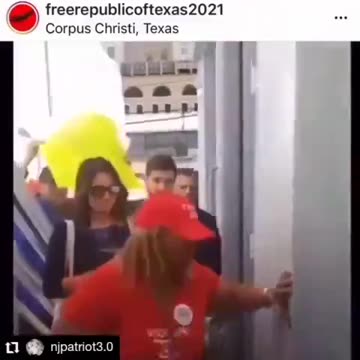 Pelosi Fans In Texas