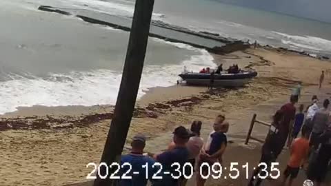 Shark attack Scuba diver. Watch the moment the boat returns to the beach from our webcam