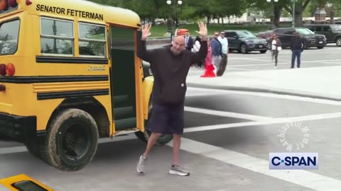 Fetterman arrives in DC with his new secret service...