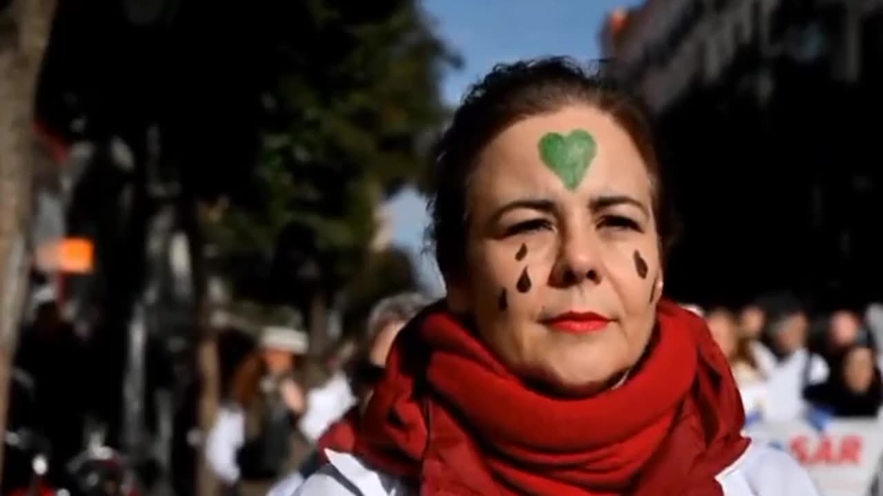 Protesters rally for better public healthcare in Madrid