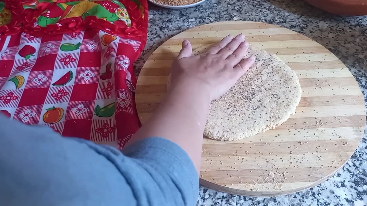 How to make two types of Moroccan bread