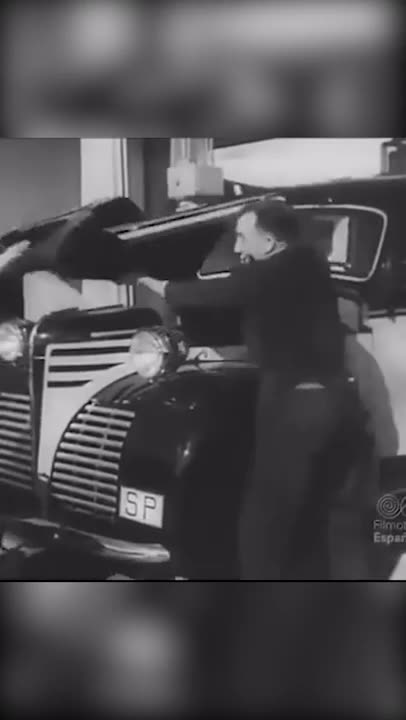 Electric Taxi 1943 *1min.*