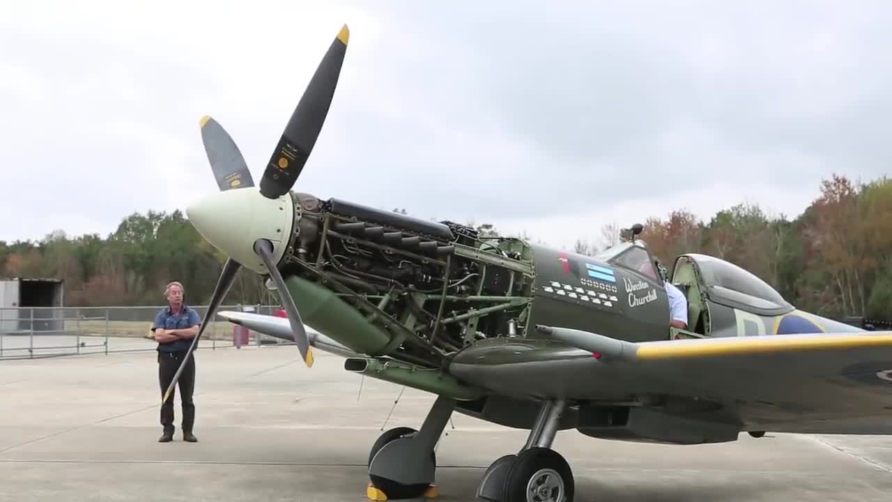 Spitfire MK XVI - First Engine Run in 17 Years!